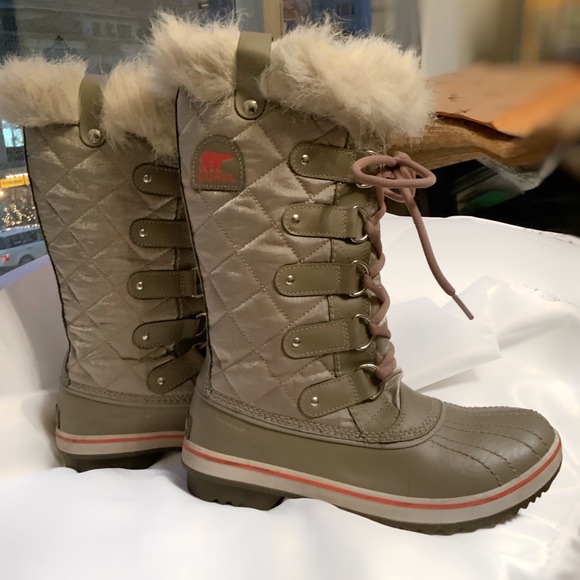 Sorel Waterproof Rain/Snow Boots Size 8 - Picture 1 of 8